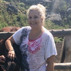 Meet your Posher, Carrie